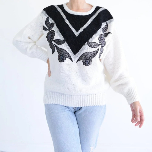 Vintage Impromptu White & Black Floral Knit Crewneck Sweater  Size 38 - Picture 1 of 14